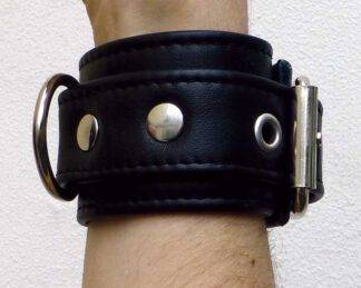 Bracelet en cuir avec boucle