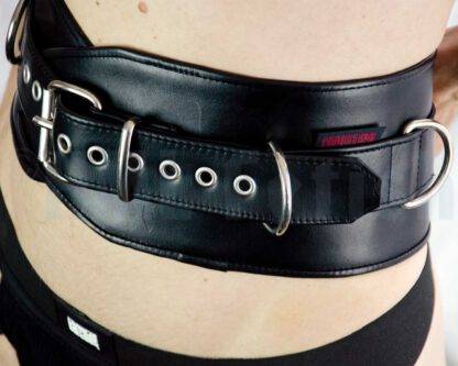 Ceinture de bondage large en cuir