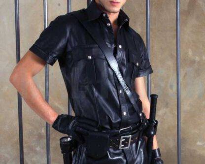 Chemise de police en cuir