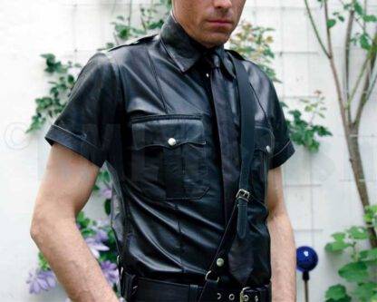 Chemise de police en cuir