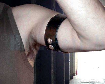 Bracelet musculaire en cuir avec boutons-pression