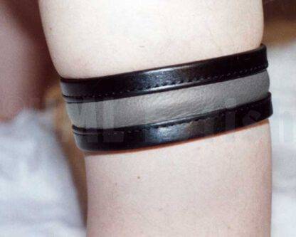 Code-Bicepsband with coloured stripe