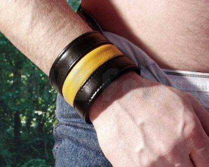 Armband-Börse mit farbigem Streifen